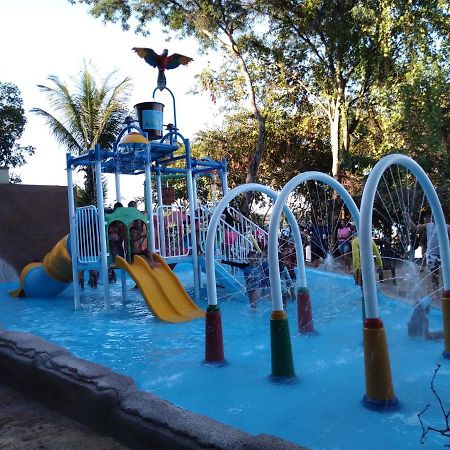 Aldeia Do Lago C204- Com Cozinha , Churrasqueira E Bebidas Liberadas No Parque Aquatico, Internet Banda Larga, Ponto Recarga De Carro Eletrico Калдас Новас Екстериор снимка